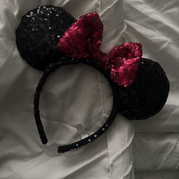 Minnie Ears - Picture 1 of 3